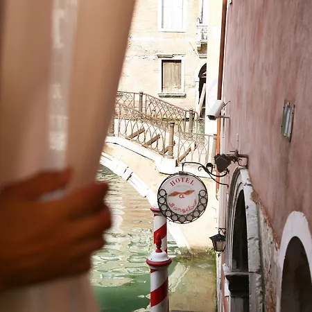 All'angelo Art Hotel